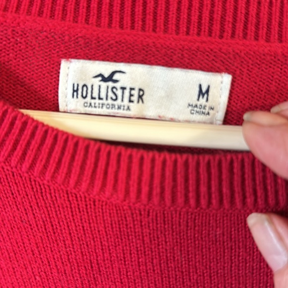 Red Hollister sweater in size M - Picture 3 of 5